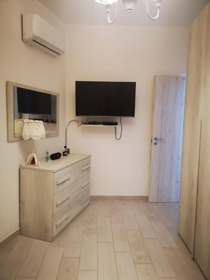 Apartament La Casetta Di Maria Santa Flavia Zewnętrze zdjęcie